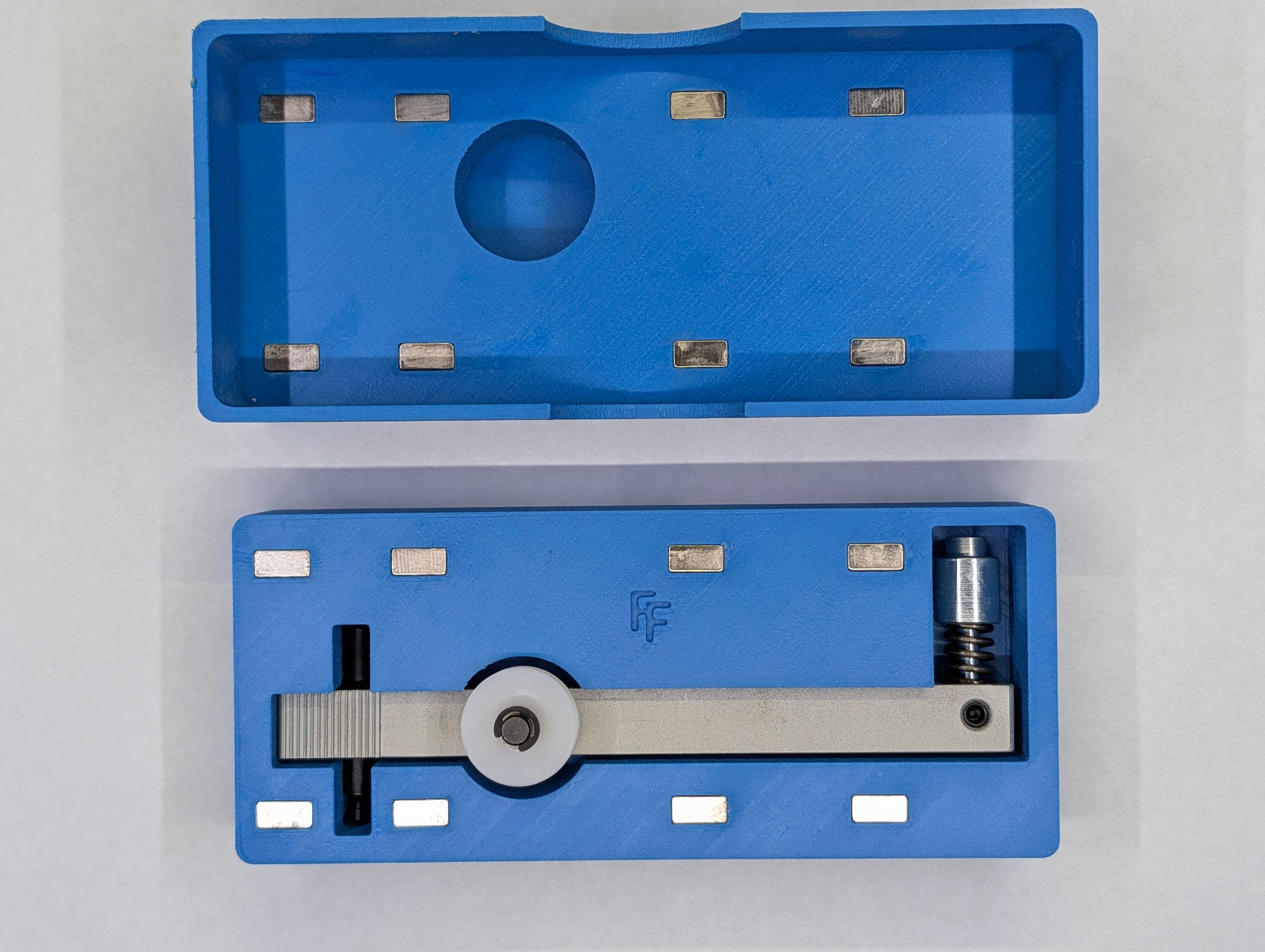 Dillon 750 Primer Bar Protective Case With Magnetic Closure 2