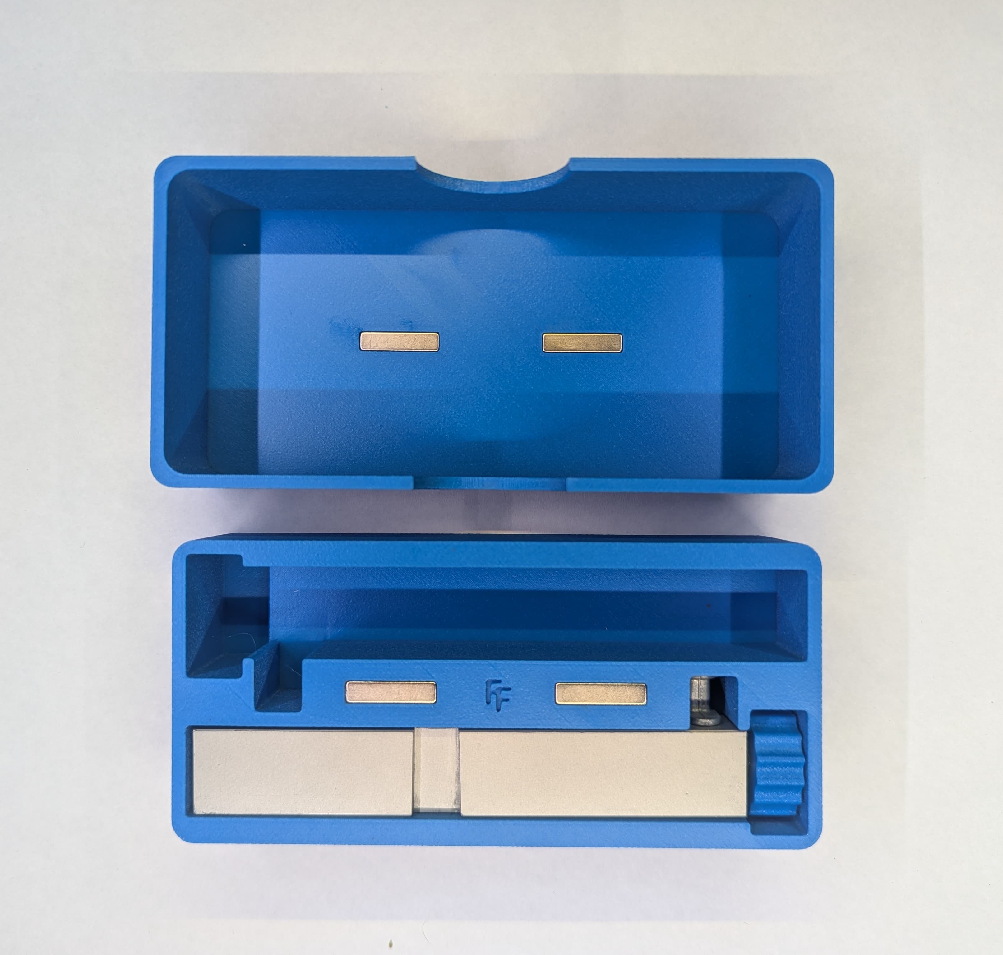 Dillon Precision Powder Bar Box — Two Bars With Knob And Magnetic Closure